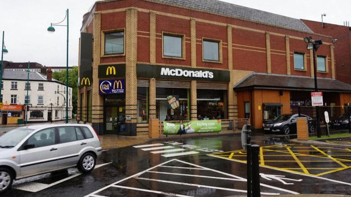 McDonald's hatte an Weihnachten geöffnet und verteilte Essen an Obdachlose