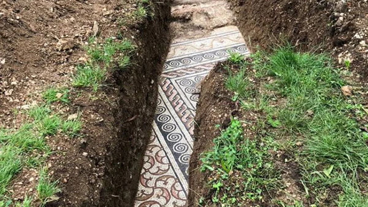 Italien: Archäologen finden Mosaikboden aus römischer Villa