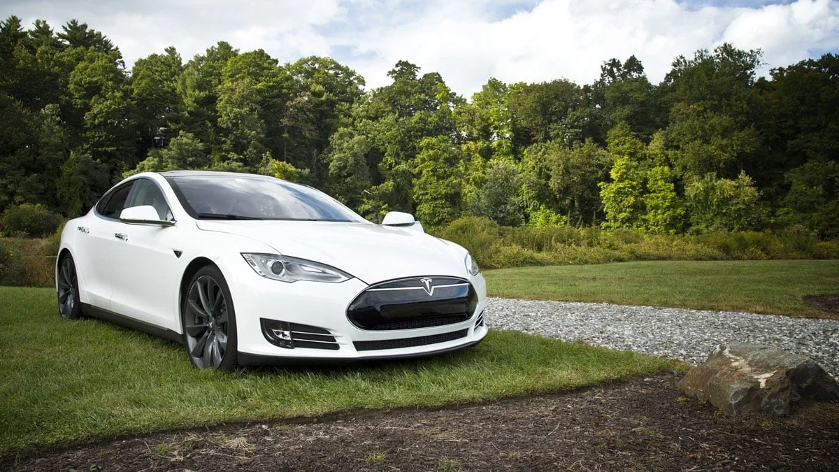 Tesla: Zwei Tote bei Unfall mit vermutlich fahrerlosem Elektroauto