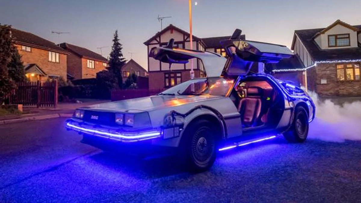 DMC DeLorean: Mann baut das Auto aus 