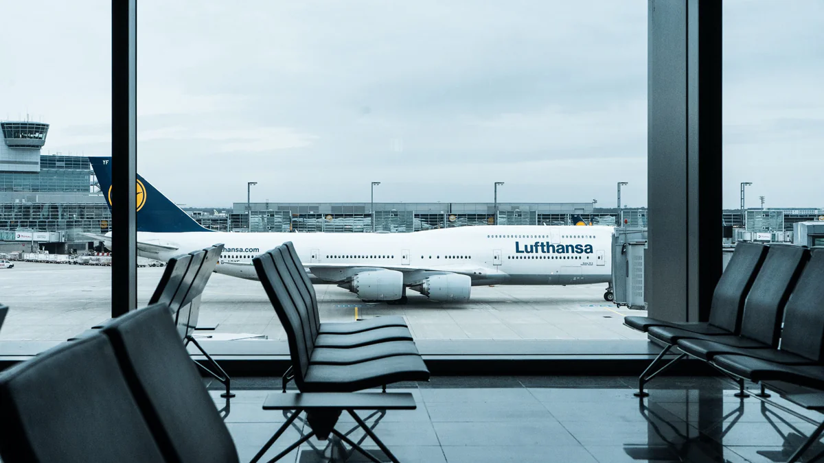 Schluss mit „Damen und Herren“: Lufthansa will die genderneutrale Begrüßung