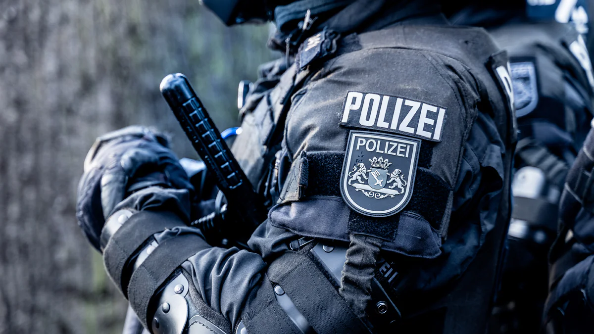 Sexueller Missbrauch: Mann zeigt kleinen Mädchen Videos