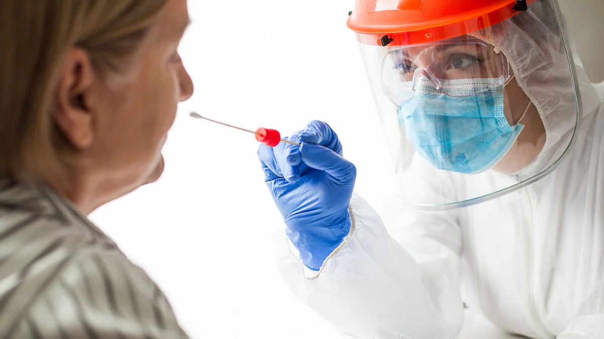 Falsches Testergebnis: Warum Cola den Corona-Schnelltest beeinflusst
