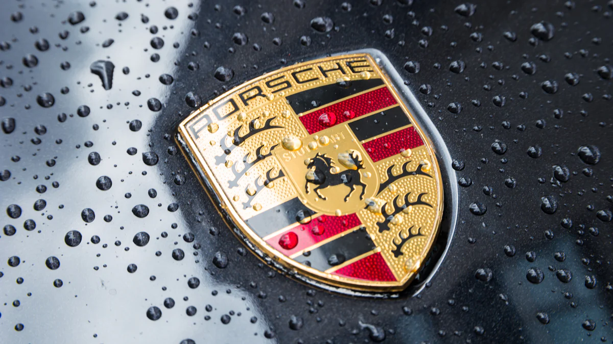Studie verrät, ob Porschefahrer bessere Liebhaber sind
