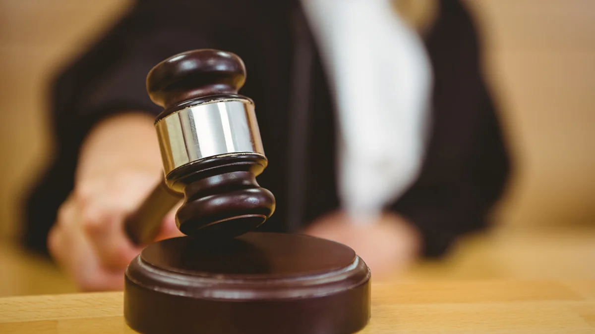 Pornosammlung weggeschmissen: Sohn verklagt Eltern