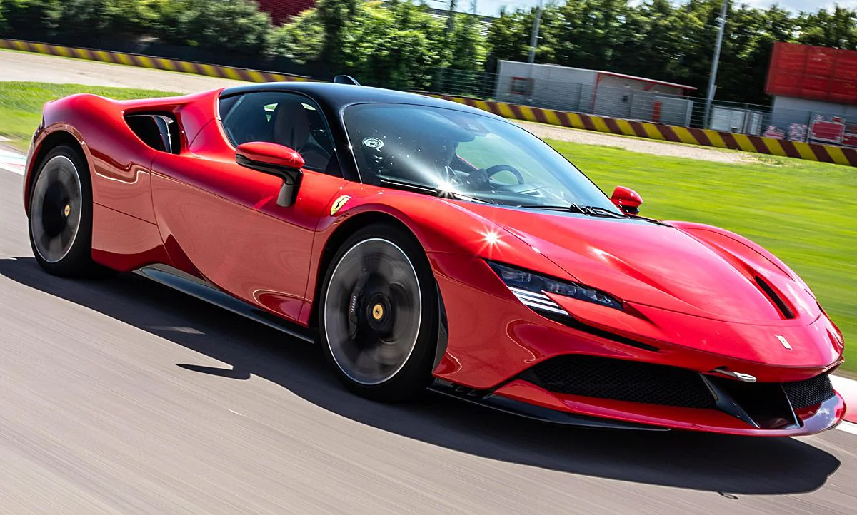 Super-Panne: Ferrari-Erlkönig beim Test zu Schrott gefahren