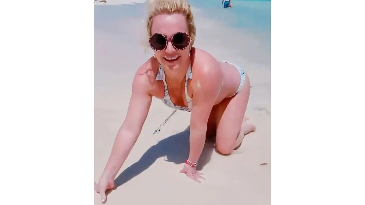 Britney Spears: Hotte Brust-Blitzer am Strand