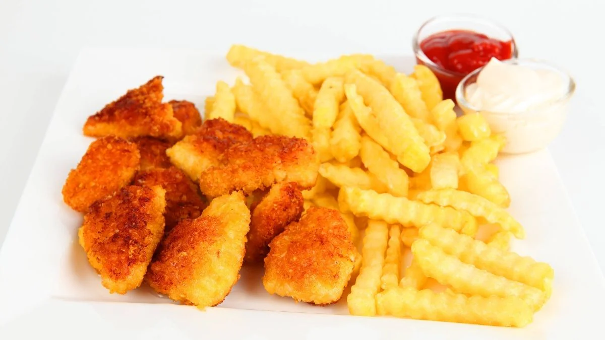 Imbiss-Horror: Frau sticht Student wegen Chicken Nugget nieder und rastet komplett aus
