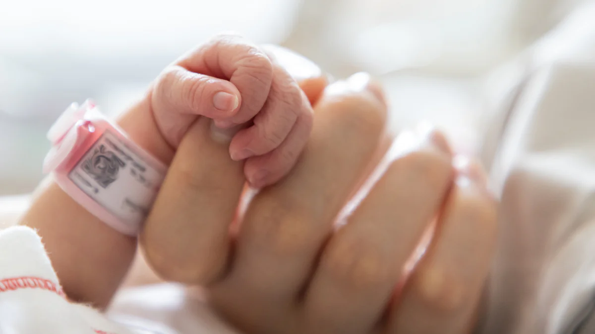 Mutter verklagt Sohn und Schwiegertochter, weil sie noch kein Enkelkind hat
