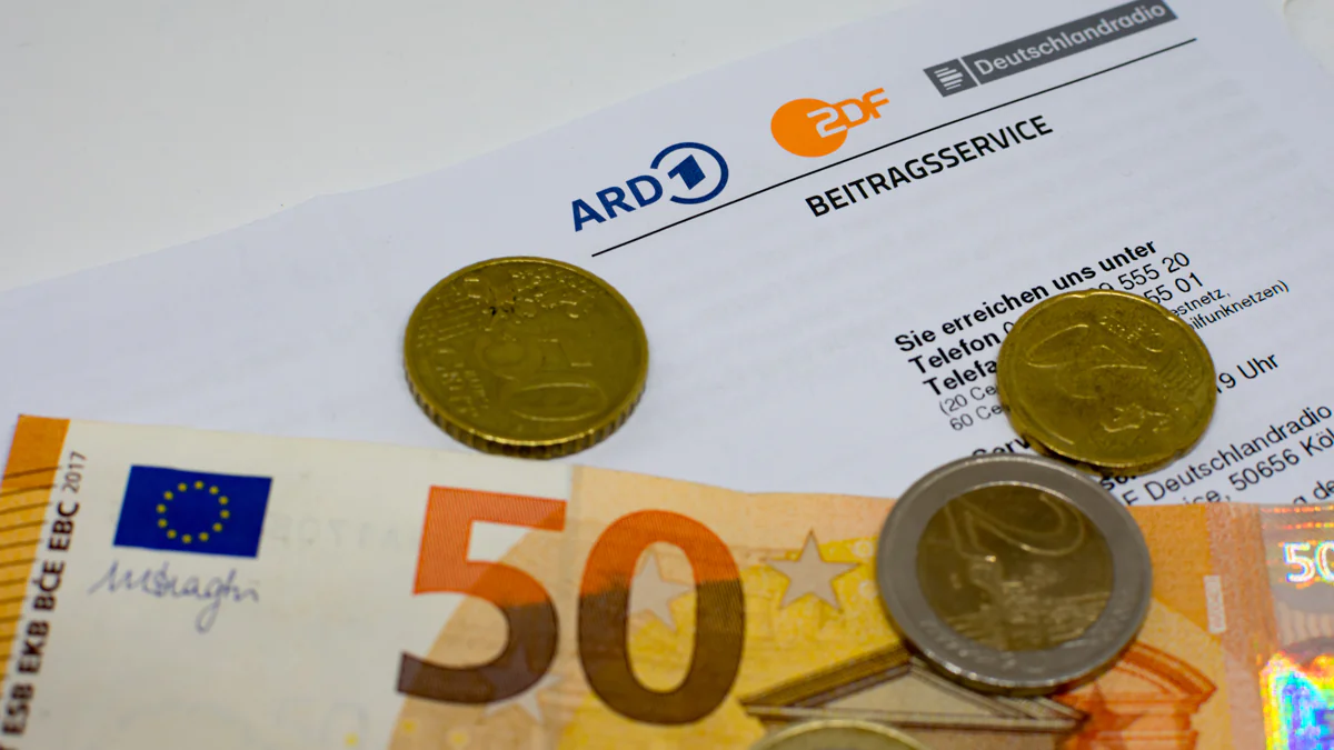 Zur finanziellen Entlastung: Politiker fordert Aussetzen des Rundfunkbeitrags