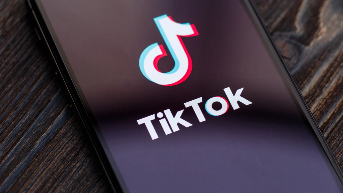 Nach tragischem Tod einer 10-Jährigen: Mutter verklagt TikTok