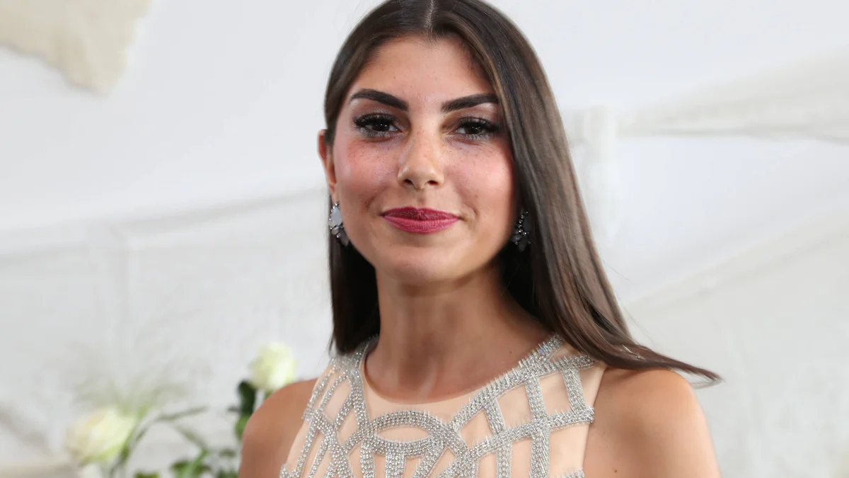 TV-Star Yeliz Koc betört nackt im Playboy