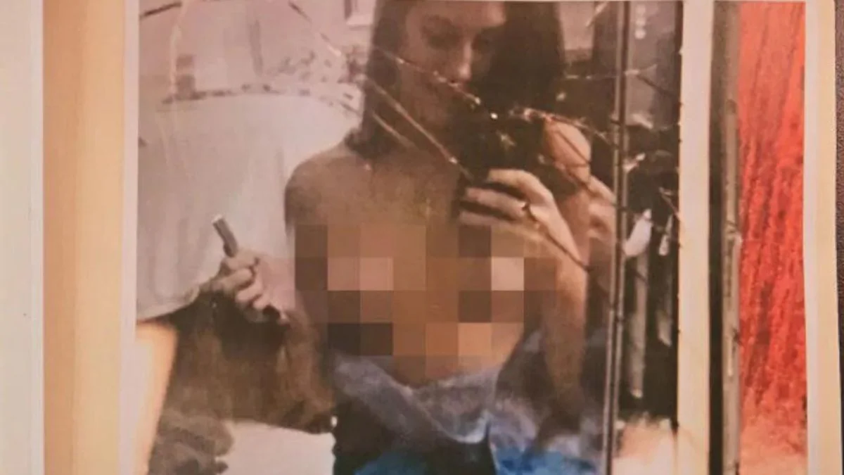 XXL-Klage: Lehrerin wegen Nacktfotos gefeuert