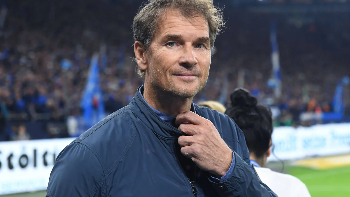 Wutausbruch: Jens Lehmann geht mit Kettensäge auf Garage seines Nachbarn los