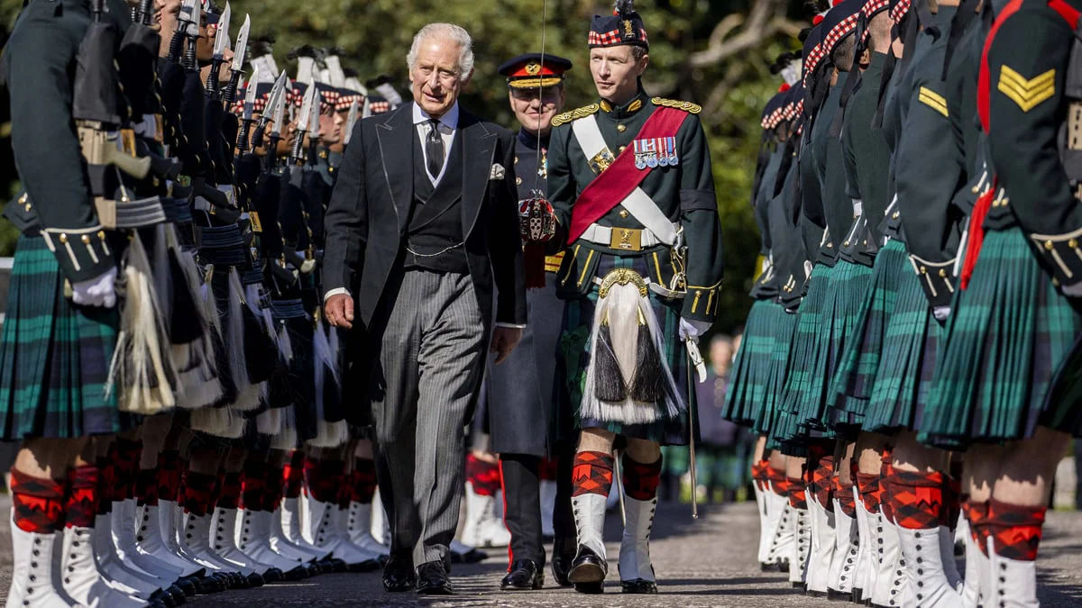 prinz-charles-wird-zu-charles-iii-so-viel-verdient-er-nun-als-koenig