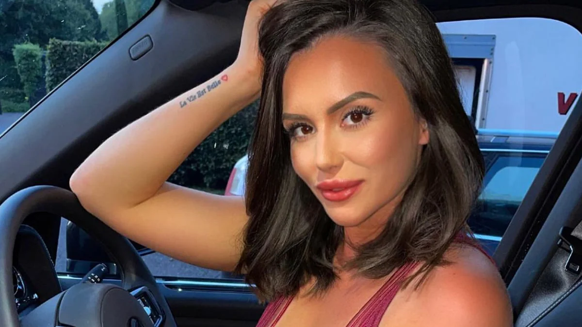 dank-onlyfans-polizistin-wird-zur-millionaerin-und-muss-nun-auf-dates-verzichten