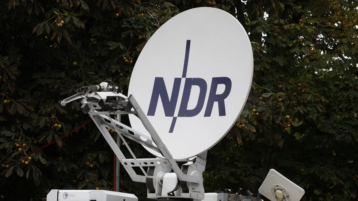 Während Dreharbeiten: Bahn-Mitarbeiter verprügelt NDR-Reporter