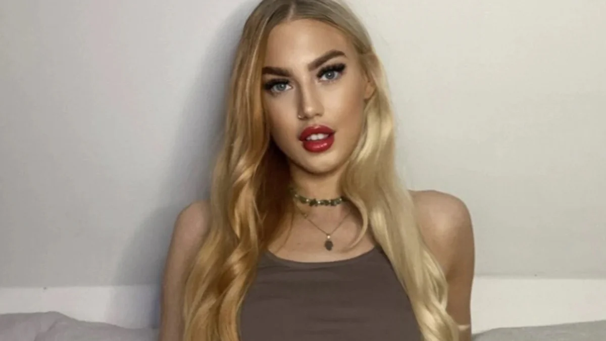 Cam-Girl beleidigt Männer und kassiert unglaubliche Summe