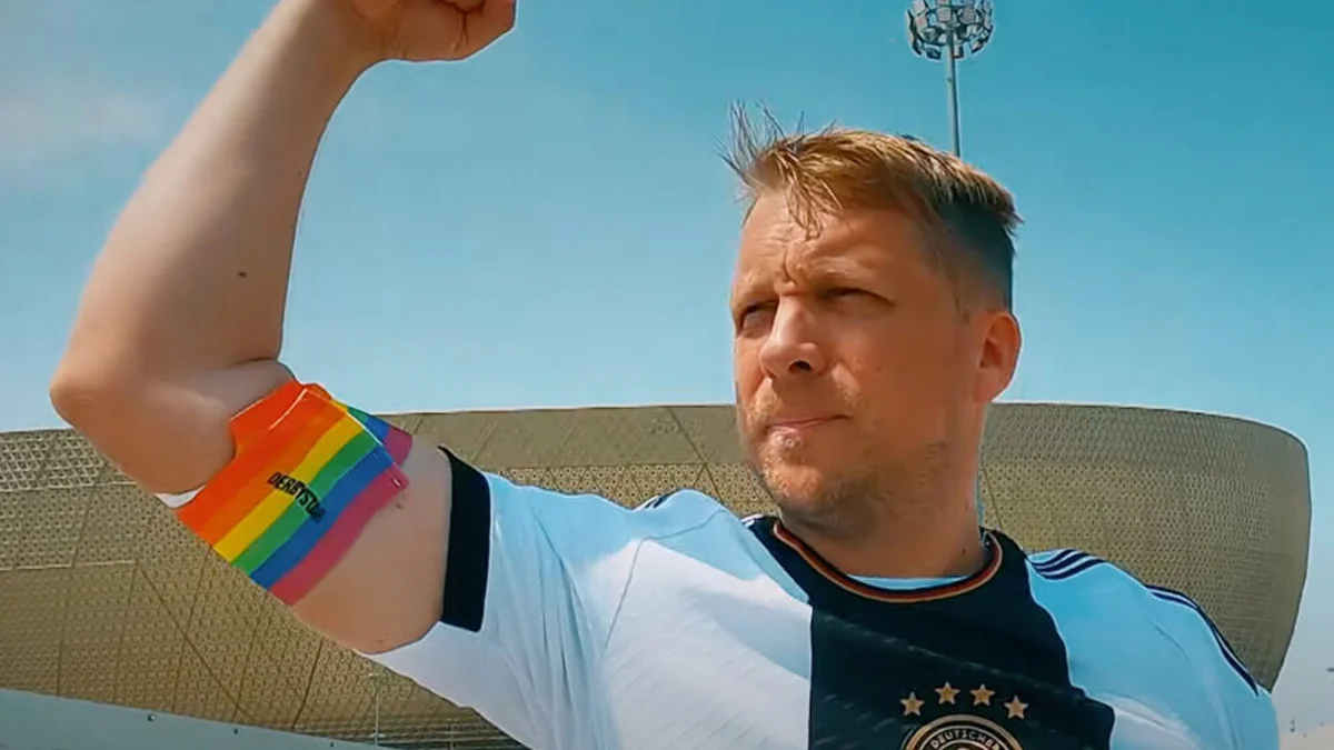 „Fremdscham hoch drei“: Oliver Pocher veröffentlicht WM-Song