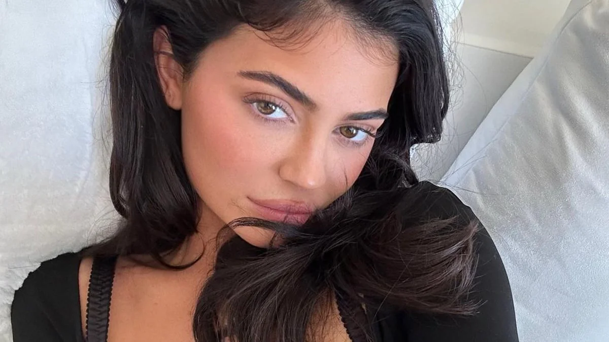 nach-neun-monaten-kylie-jenner-gibt-aktuellen-namen-ihres-sohnes-preis