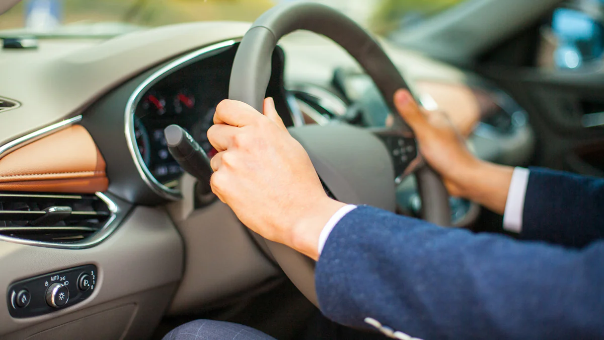 Wer hat hier Vorfahrt? Fahrschulaufgabe entfacht Debatte