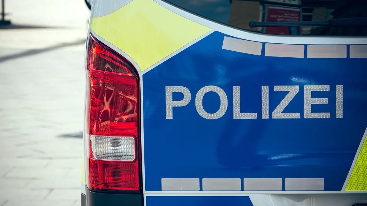 Mysteriöser Unfall in Duisburg: Verkohlte Leiche in Auto gefunden