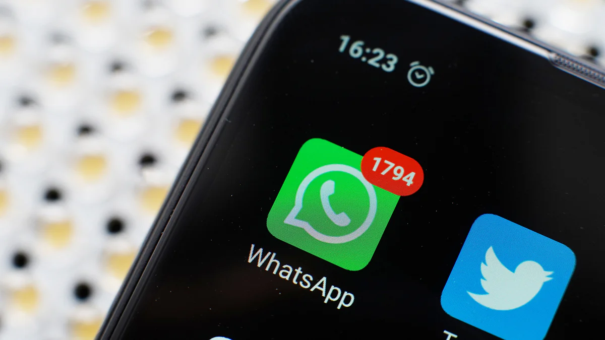 Aufregung um WhatsApp: Hört der Messenger heimlich mit?