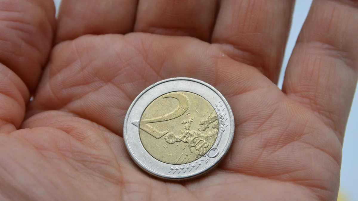 2-Euro-Münze Strichmännchen wert: Wie viel man für die Fehlprägung bekommt