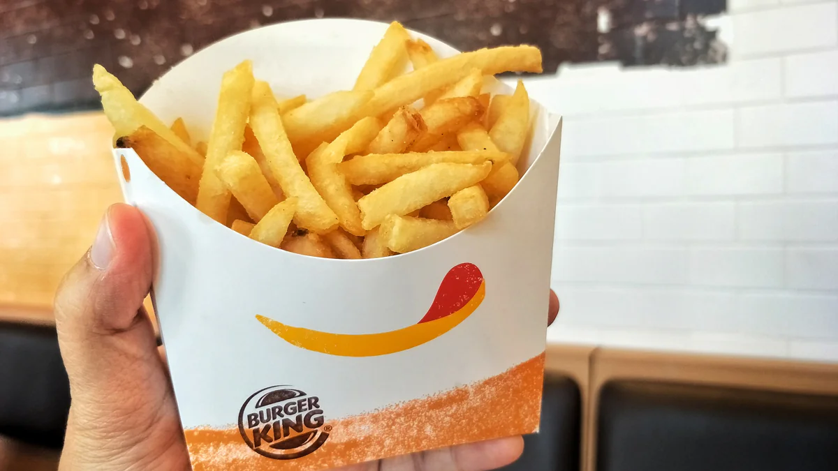 Ekel-Vorfall bei Burger King: Mitarbeiterin serviert Müll-Menü