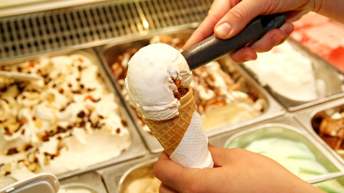 Debatte entfacht: Ist es obszön, wenn Frauen in der Öffentlichkeit Eis essen?