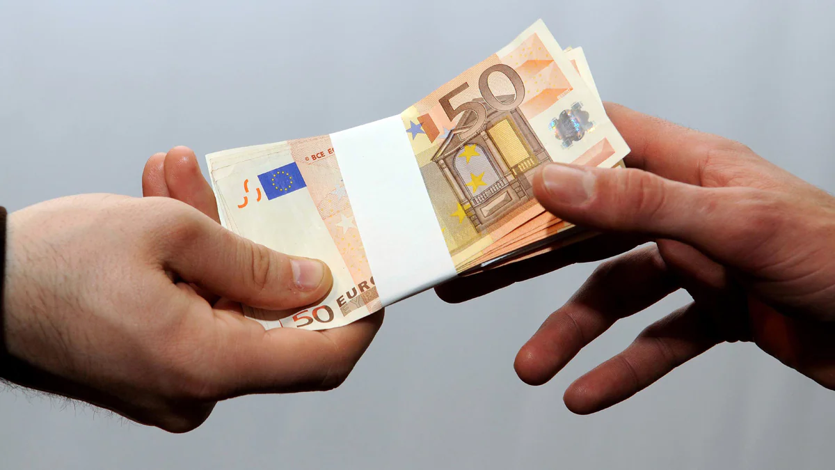 Neue Betrugsmasche mit 50-Euro-Scheinen: Auch junge Menschen werden zum Opfer