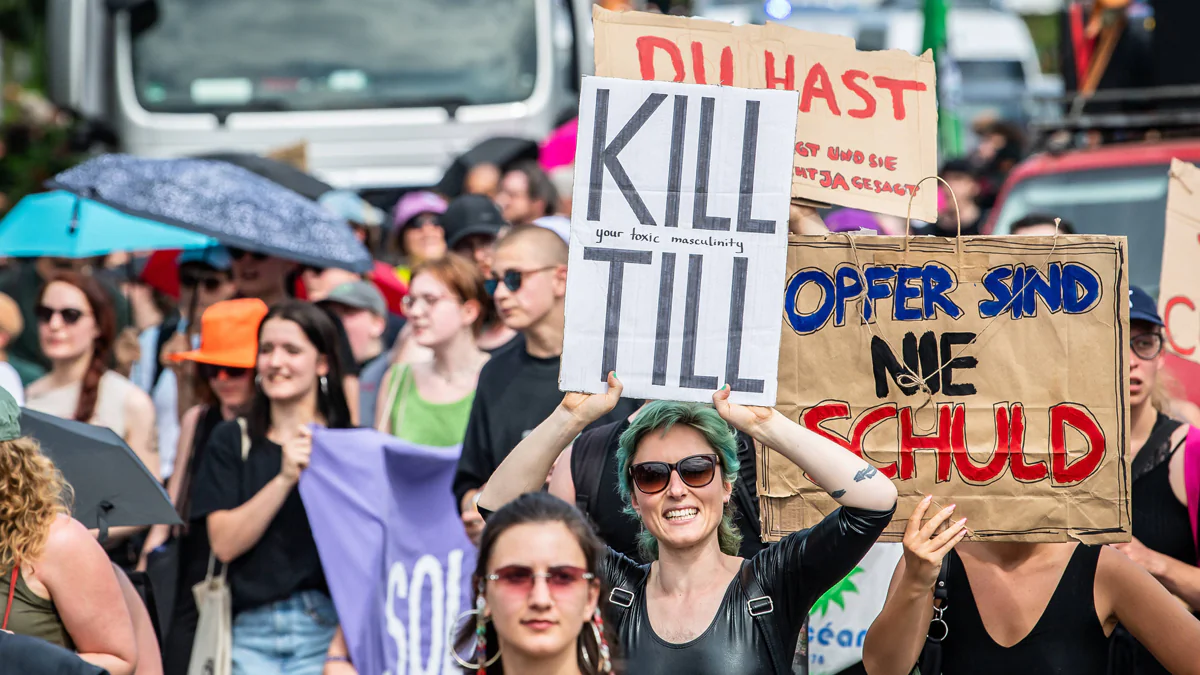 Nach heftigen Protesten: Harter Rückschlag für Till Lindemann