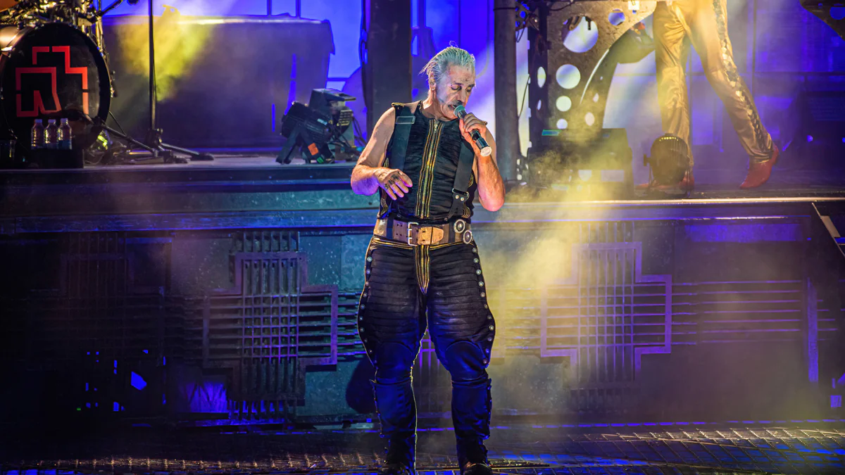Nach Rammstein-Skandal: Bandmitglied sorgt mit emotionalen Worten für Abschiedsspekulationen