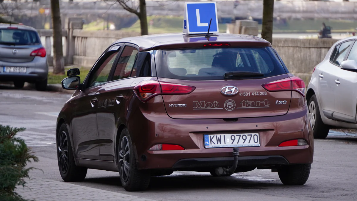 Auf Deutschlands Straßen gesichtet: Das steckt hinter dem „L“-Schild auf Autos