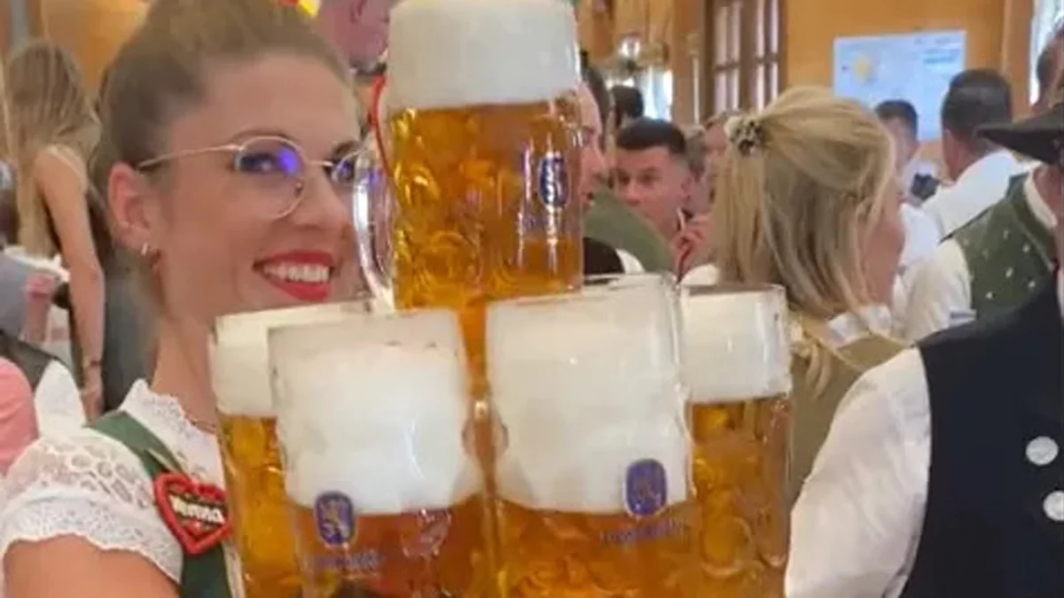 Video geht viral: Oktoberfest-Kellnerin wird weltberühmt