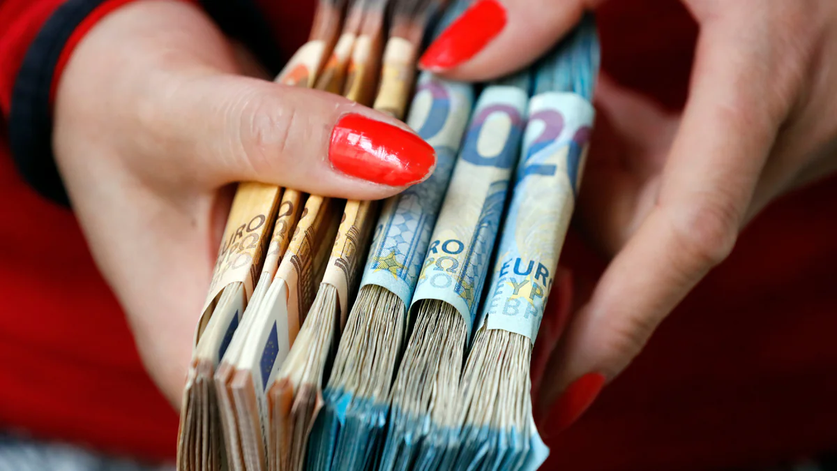 Millionen Bürger haben Anspruch: Staat zahlt Zuschuss von bis zu 15.000 Euro
