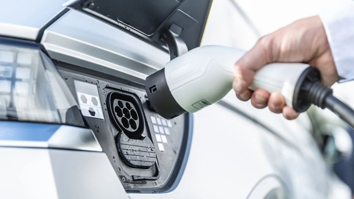 Brandgefahr bei E-Autos? So groß ist sie wirklich