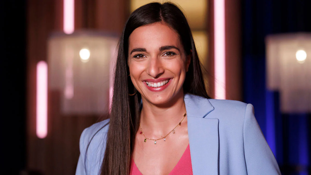 Sally Özcan Vermögen: So viel Geld verdient die YouTuberin