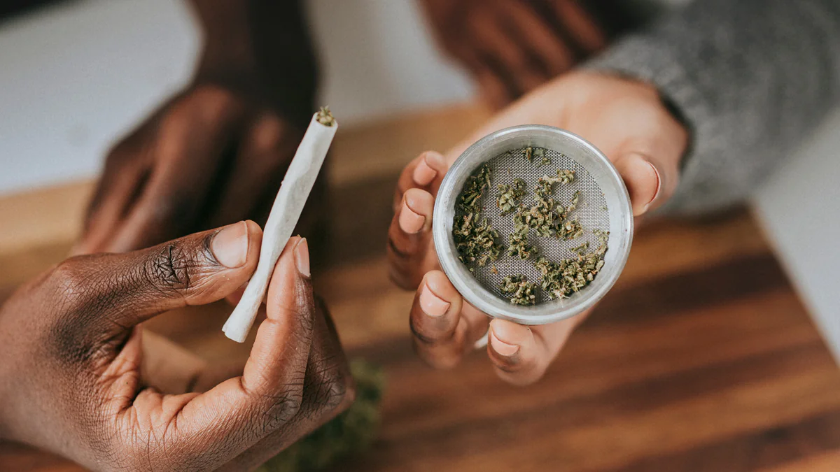 Cannabis-Legalisierung: Abgeordneter fordert, dass auch Inhaftierte kiffen dürfen