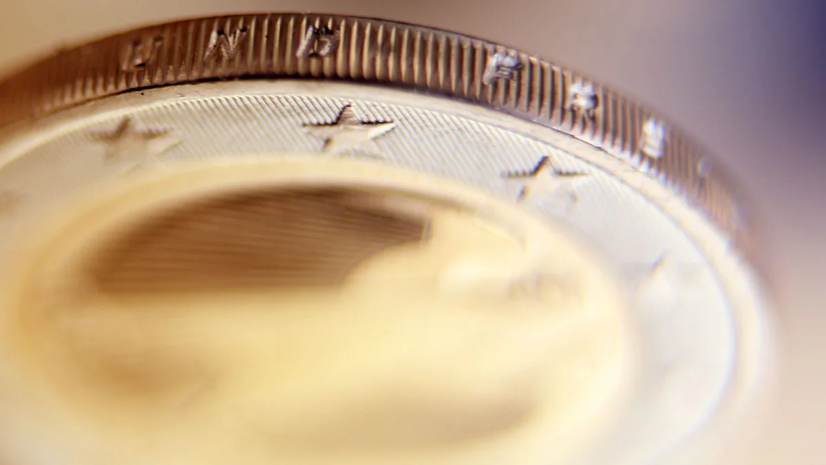 achtung-vor-gefaelschten-zwei-euro-muenzen-an-diesen-merkmalen-erkennst-du-sie