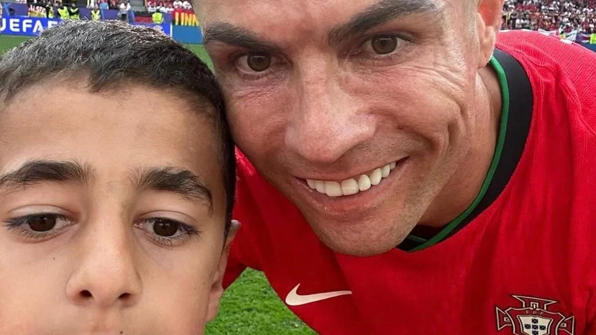 So bestraft die UEFA den jungen Flitzer – wegen Selfie mit Ronaldo