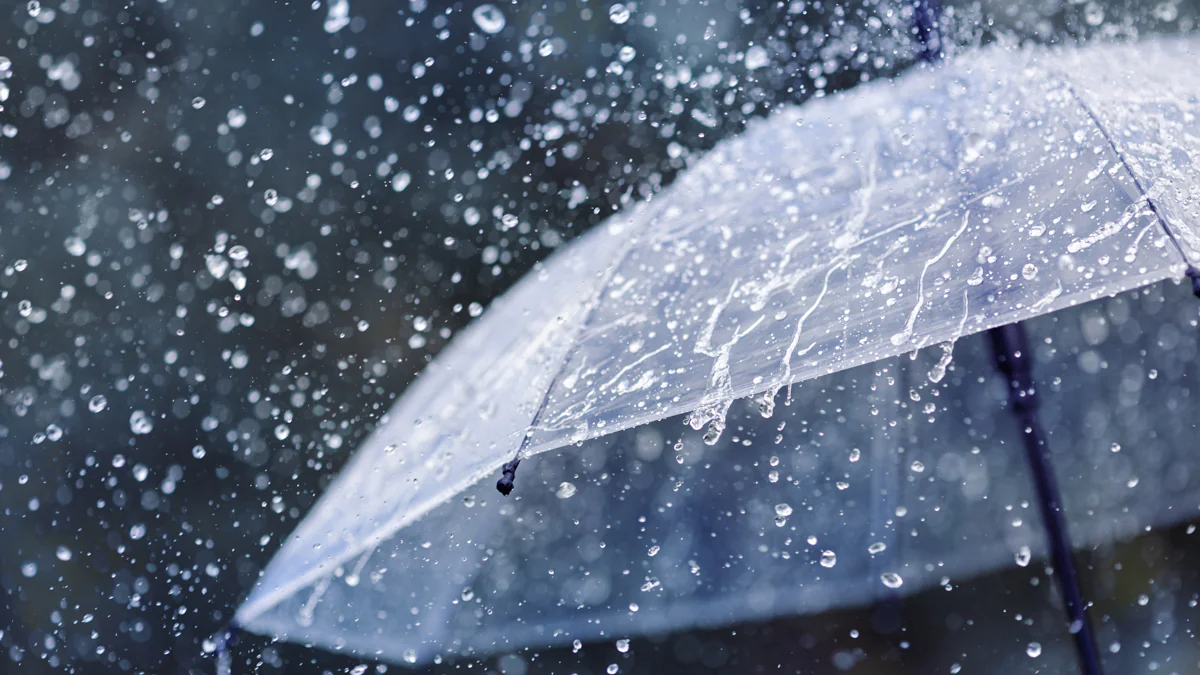 Tropische Gewitter in fünf Bundesländern drohen– „Unbedingt zu Hause bleiben“