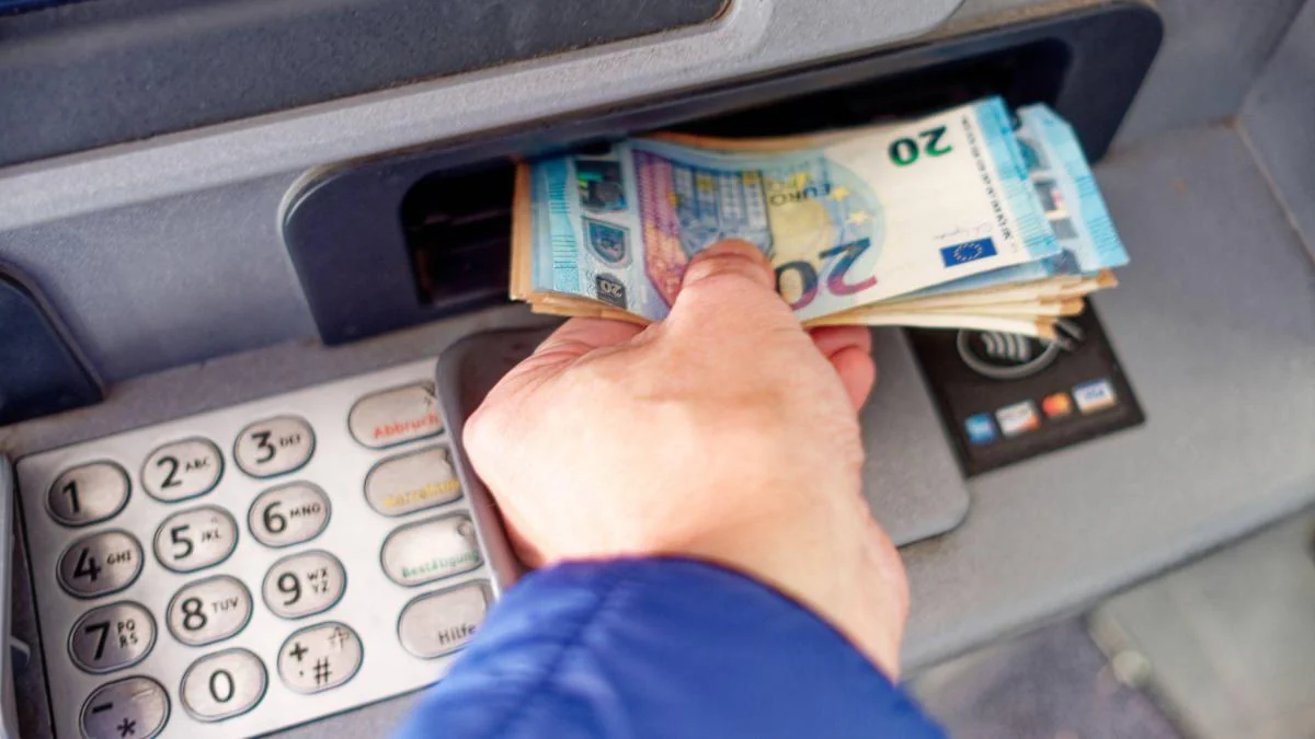 Geld: So bekommst du unzulässige Bankgebühren zurück