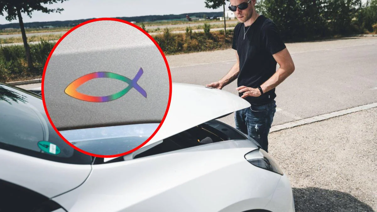 Was bedeutet der Fischaufkleber auf dem Auto?