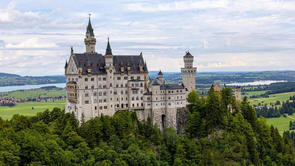 Wegen eines Selfies? 23-Jährige stürzt bei Schloss Neuschwanstein in den Tod