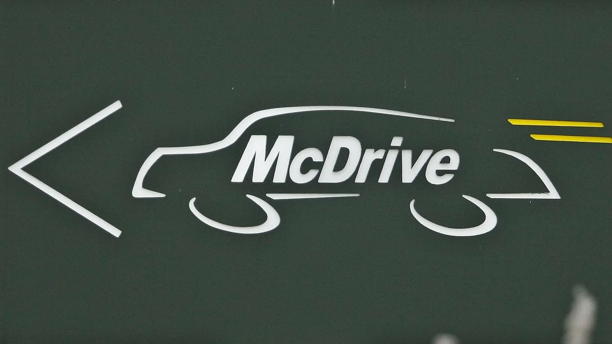 Warum man am McDrive-Schalter „nach vorne fahren“ soll