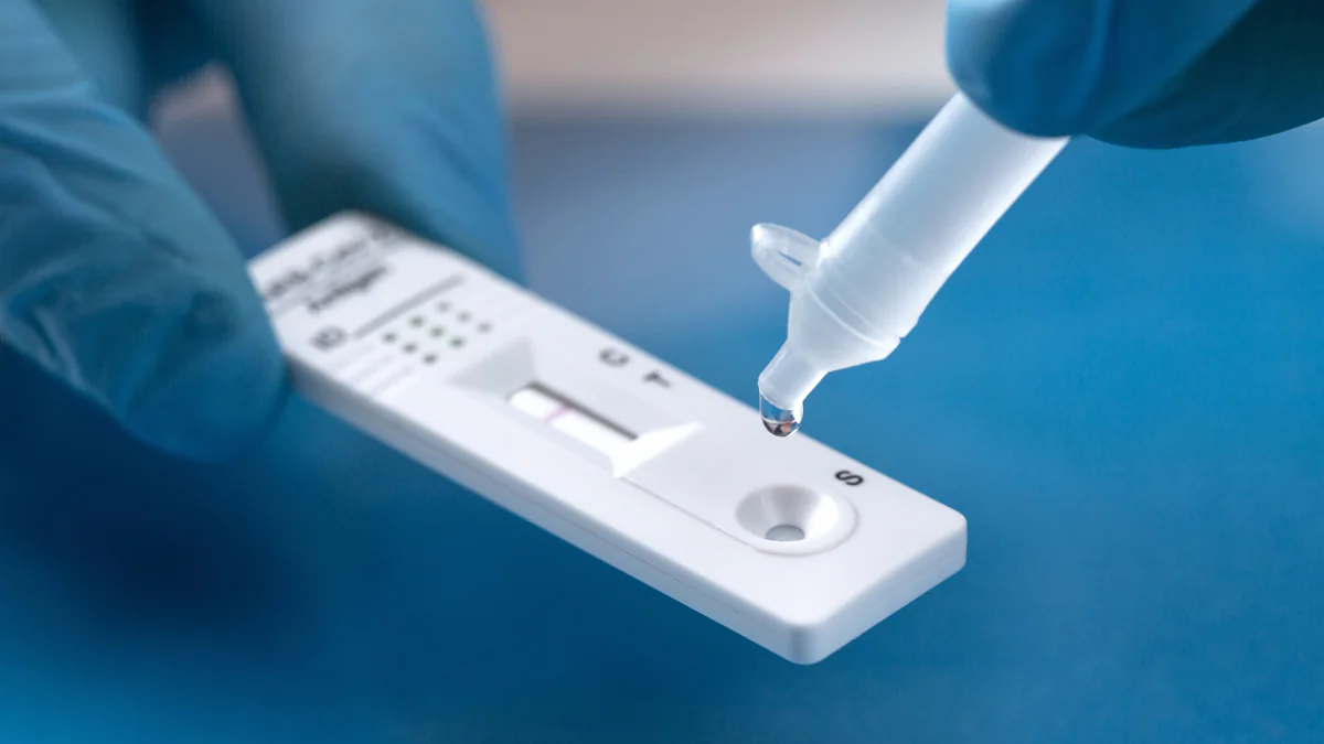 Neue Corona-Variante XEC: Symptome setzen Patienten wochenlang „außer Gefecht“