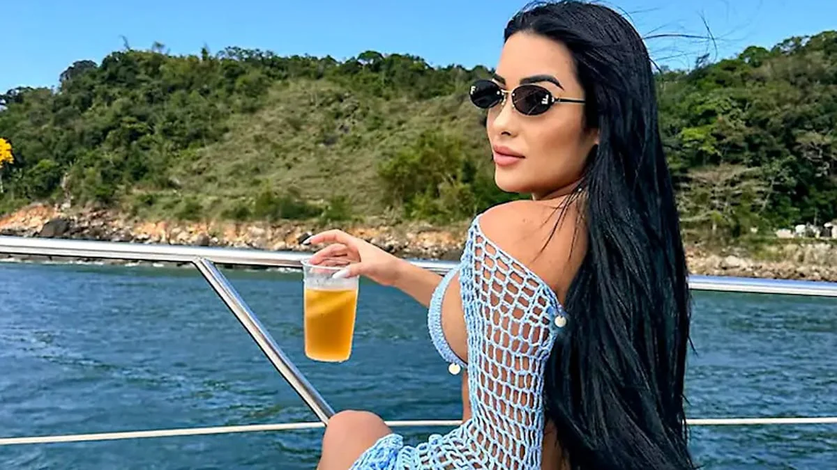 perfekter-look-influencerinnen-schwimmwesten