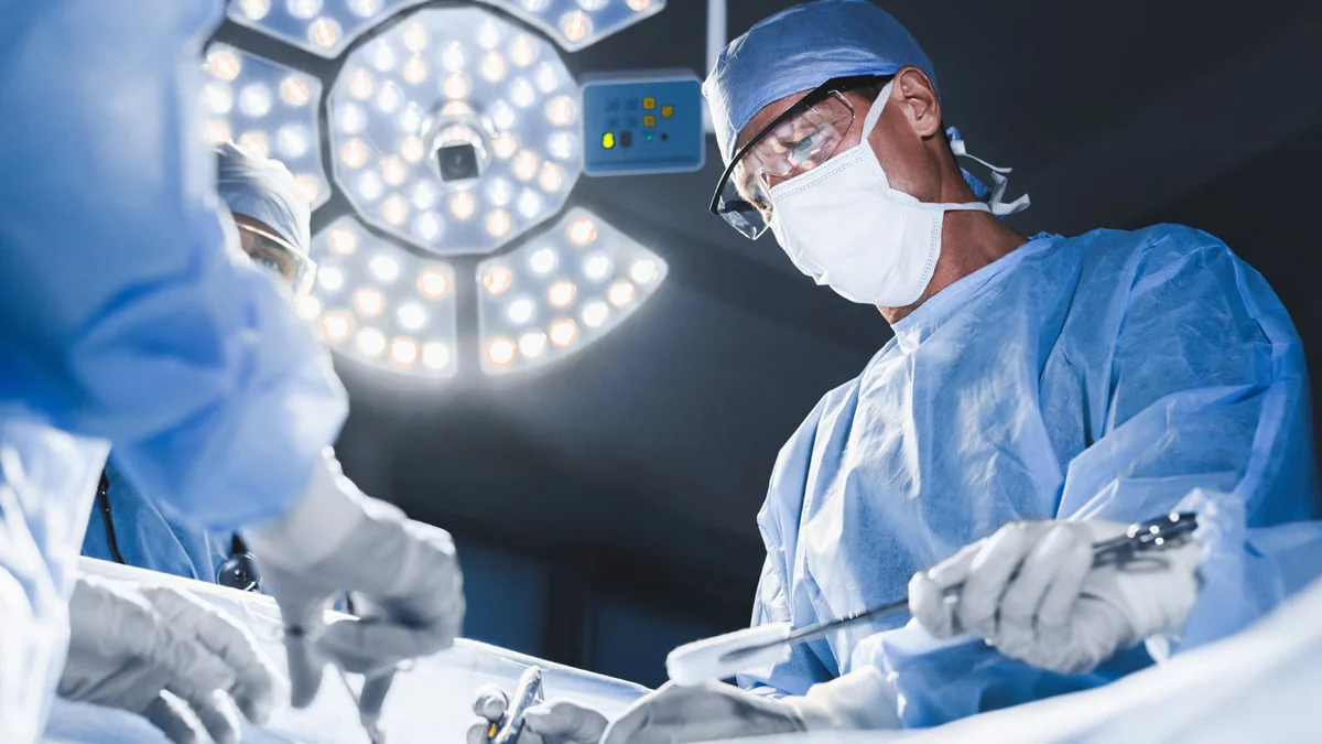 Auf dem OP-Tisch: „Hirntoter“ Organspender erwacht plötzlich zum Leben