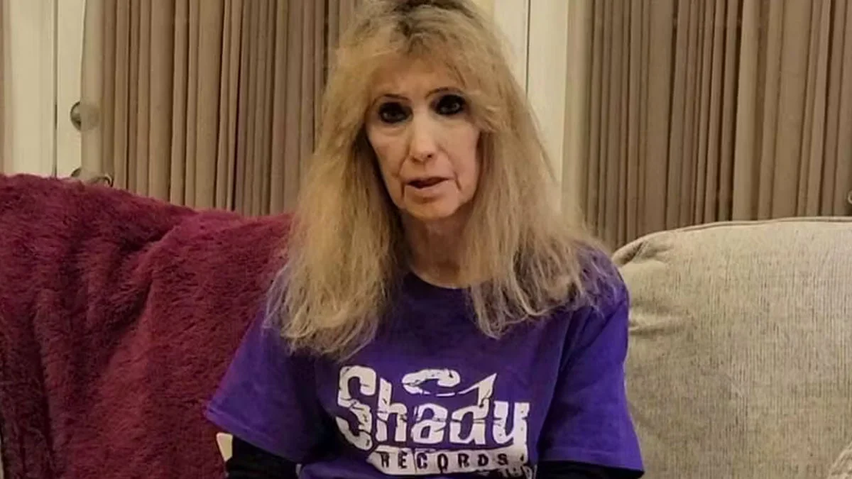 Eminem trauert um seine Mutter: Debbie Nelson nach Diagnose im Alter von 69 Jahren gestorben
